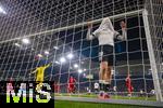 10.10.2025, Fussball WM-Qualifikation Europa 2025/26, 7.Spieltag,  Deutschland - Luxemburg, in der PreZero-Arena (Sinsheim). re: Jonathan Burkardt (Deutschland) zieht nach einer vegebenen Torchance sein Trikot ber den Kopf.