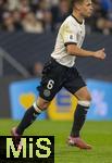 10.10.2025, Fussball WM-Qualifikation Europa 2025/26, 7.Spieltag,  Deutschland - Luxemburg, in der PreZero-Arena (Sinsheim). Joshua Kimmich (Deutschland) mit zerissener und geflickter Hose.