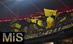 18.10.2025, Fussball Bundesliga 2025/2026, 7.Spieltag, FC Bayern Mnchen - Borussia Dortmund, in der Allianz-Arena Mnchen,  Die Dortmunder Fans feuern ihre Mannschaft an



