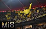 18.10.2025, Fussball Bundesliga 2025/2026, 7.Spieltag, FC Bayern Mnchen - Borussia Dortmund, in der Allianz-Arena Mnchen,  Die Dortmunder Fans feuern ihre Mannschaft an


