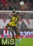 18.10.2025, Fussball Bundesliga 2025/2026, 7.Spieltag, FC Bayern Mnchen - Borussia Dortmund, in der Allianz-Arena Mnchen,  v.l. Dayot Upamecano (FC Bayern Mnchen) gegen Serhou Yadaly Guirassy (Borussia Dortmund) 


