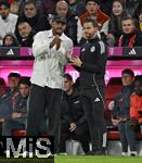 18.10.2025, Fussball Bundesliga 2025/2026, 7.Spieltag, FC Bayern Mnchen - Borussia Dortmund, in der Allianz-Arena Mnchen,  Trainer Vincent Kompany (FC Bayern Mnchen) regt sich auf


