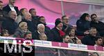 18.10.2025, Fussball Bundesliga 2025/2026, 7.Spieltag, FC Bayern Mnchen - Borussia Dortmund, in der Allianz-Arena Mnchen,  Ex-Vorstandsvorsitzender Karl-Heinz Rummenigge (FC Bayern Mnchen) , Ehren-Prsident Uli Hoene (FC Bayern Mnchen, Hoeness), Sportvorstand Max Eberl (Bayern Mnchen) und Vorstandsvorsitzender Jan-Christian Dreesen (FC Bayern Mnchen) sind unzufrieden-


