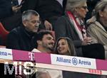 18.10.2025, Fussball Bundesliga 2025/2026, 7.Spieltag, FC Bayern Mnchen - Borussia Dortmund, in der Allianz-Arena Mnchen,  Mats Hummels (re, Deutschland) mit seiner strahlenden Freundin Nicola Cavanis (Deutschland).


