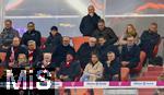 18.10.2025, Fussball Bundesliga 2025/2026, 7.Spieltag, FC Bayern Mnchen - Borussia Dortmund, in der Allianz-Arena Mnchen, Vereinsfhrung FC Bayern, Ex-Vorstandsvorsitzender Karl-Heinz Rummenigge (FC Bayern Mnchen), Ehren-Prsident Uli Hoene (FC Bayern Mnchen, Hoeness), Sportvorstand Max Eberl (Bayern Mnchen), Prsident Herbert Hainer (FC Bayern), Vorstandsvorsitzender Jan-Christian Dreesen (FC Bayern Mnchen), 