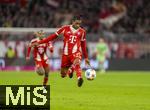 18.10.2025, Fussball Bundesliga 2025/2026, 7.Spieltag, FC Bayern Mnchen - Borussia Dortmund, in der Allianz-Arena Mnchen, Michael Olise (FC Bayern Mnchen) nimmt den Ball an