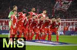 22.10.2025,  Fussball UEFA Championsleague 2025/2026: Vorrunde 3.Spieltag, FC Bayern Mnchen - Club Brgge, in der Allianz-Arena Mnchen. MannschaFTSFOTO
HINTERE REIHE V.L. Torwart Manuel Neuer (FC Bayern Mnchen), Dayot Upamecano (FC Bayern Mnchen), Jonathan Tah (FC Bayern Mnchen),UND Aleksandar Pavlovic (Bayern Mnchen)  
Vordere Reihe v.l. Lennart Karl (FC Bayern Mnchen), Michael Olise (FC Bayern Mnchen), Raphael Guerreiro (FC Bayern Mnchen), Harry Kane (FC Bayern Mnchen), Konrad Laimer (FC Bayern Mnchen), Luis Diaz (FC Bayern Mnchen) und Joshua Kimmich (FC Bayern Mnchen) 
  

