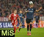 22.10.2025,  Fussball UEFA Championsleague 2025/2026: Vorrunde 3.Spieltag, FC Bayern Mnchen - Club Brgge, in der Allianz-Arena Mnchen. v.l. Lennart Karl (FC Bayern Mnchen) gegen Aleksandar Stankovic (Club Brgge) 
  

