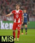 22.10.2025,  Fussball UEFA Championsleague 2025/2026: Vorrunde 3.Spieltag, FC Bayern Mnchen - Club Brgge, in der Allianz-Arena Mnchen. Lennart Karl (FC Bayern Mnchen) gestikuliert
  

