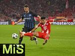 22.10.2025,  Fussball UEFA Championsleague 2025/2026: Vorrunde 3.Spieltag, FC Bayern Mnchen - Club Brgge, in der Allianz-Arena Mnchen. Brandon Mechele (Club Brgge) gegen Luis Diaz (FC Bayern Mnchen) 
  

