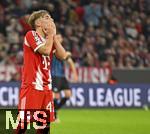 22.10.2025,  Fussball UEFA Championsleague 2025/2026: Vorrunde 3.Spieltag, FC Bayern Mnchen - Club Brgge, in der Allianz-Arena Mnchen. Lennart Karl (FC Bayern Mnchen) schlgt die Hnde vors Gesicht.
  

