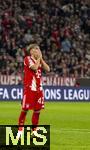 22.10.2025,  Fussball UEFA Championsleague 2025/2026: Vorrunde 3.Spieltag, FC Bayern Mnchen - Club Brgge, in der Allianz-Arena Mnchen. Lennart Karl (FC Bayern Mnchen) nachdenklich 