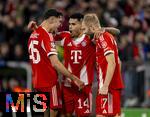 22.10.2025,  Fussball UEFA Championsleague 2025/2026: Vorrunde 3.Spieltag, FC Bayern Mnchen - Club Brgge, in der Allianz-Arena Mnchen. Torjubel v.li: Aleksandar Pavlovic (Bayern Mnchen) , Luis Diaz (FC Bayern Mnchen), Konrad Laimer (FC Bayern Mnchen) 