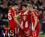 22.10.2025,  Fussball UEFA Championsleague 2025/2026: Vorrunde 3.Spieltag, FC Bayern Mnchen - Club Brgge, in der Allianz-Arena Mnchen. Torjubel v.li: Aleksandar Pavlovic (Bayern Mnchen) , Luis Diaz (FC Bayern Mnchen), Konrad Laimer (FC Bayern Mnchen) 