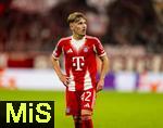 22.10.2025,  Fussball UEFA Championsleague 2025/2026: Vorrunde 3.Spieltag, FC Bayern Mnchen - Club Brgge, in der Allianz-Arena Mnchen. Lennart Karl (FC Bayern Mnchen) nachdenklich 