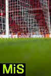 22.10.2025,  Fussball UEFA Championsleague 2025/2026: Vorrunde 3.Spieltag, FC Bayern Mnchen - Club Brgge, in der Allianz-Arena Mnchen. Der Rasen hinter der Auslinie mit Blick zum Tornetz.