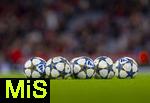 22.10.2025,  Fussball UEFA Championsleague 2025/2026: Vorrunde 3.Spieltag, FC Bayern Mnchen - Club Brgge, in der Allianz-Arena Mnchen. Der Spielball FINALE von Adidas liegt in vielfacher Menge auf dem Platz bereit zum Aufwrmen der Teams.