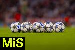 22.10.2025,  Fussball UEFA Championsleague 2025/2026: Vorrunde 3.Spieltag, FC Bayern Mnchen - Club Brgge, in der Allianz-Arena Mnchen. Der Spielball FINALE von Adidas liegt in vielfacher Menge auf dem Platz bereit zum Aufwrmen der Teams.