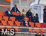 22.10.2025,  Fussball UEFA Championsleague 2025/2026: Vorrunde 3.Spieltag, FC Bayern Mnchen - Club Brgge, in der Allianz-Arena Mnchen. Ehrentribne mit Ehren-Prsident Uli Hoene (FC Bayern Mnchen, Hoeness), Arjen Robben, Vorstandsvorsitzender Jan-Christian Dreesen (FC Bayern Mnchen),  