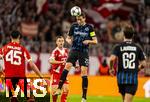 22.10.2025,  Fussball UEFA Championsleague 2025/2026: Vorrunde 3.Spieltag, FC Bayern Mnchen - Club Brgge, in der Allianz-Arena Mnchen. Hans Vanaken (Club Brgge) Kopfball.