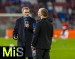 22.10.2025,  Fussball UEFA Championsleague 2025/2026: Vorrunde 3.Spieltag, FC Bayern Mnchen - Club Brgge, in der Allianz-Arena Mnchen. Tobias Schweinsteiger (li) am DAZN-Mikrofon 