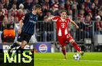 22.10.2025,  Fussball UEFA Championsleague 2025/2026: Vorrunde 3.Spieltag, FC Bayern Mnchen - Club Brgge, in der Allianz-Arena Mnchen. re: Lennart Karl (FC Bayern Mnchen) am Ball 