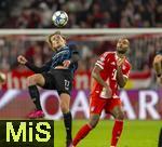 22.10.2025,  Fussball UEFA Championsleague 2025/2026: Vorrunde 3.Spieltag, FC Bayern Mnchen - Club Brgge, in der Allianz-Arena Mnchen. v.li: Romeo Vermant (Club Brgge) gegen Jonathan Tah (FC Bayern Mnchen) 