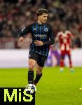 22.10.2025,  Fussball UEFA Championsleague 2025/2026: Vorrunde 3.Spieltag, FC Bayern Mnchen - Club Brgge, in der Allianz-Arena Mnchen. Christos Tzolis (Club Brgge) am Ball 
