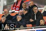 22.10.2025,  Fussball UEFA Championsleague 2025/2026: Vorrunde 3.Spieltag, FC Bayern Mnchen - Club Brgge, in der Allianz-Arena Mnchen. Ehrentribne mit Ex-Vorstandsvorsitzender Karl-Heinz Rummenigge (FC Bayern Mnchen), Ehren-Prsident Uli Hoene (FC Bayern Mnchen, Hoeness), Sportvorstand Max Eberl (Bayern Mnchen), Vorstandsvorsitzender Jan-Christian Dreesen (FC Bayern Mnchen),  Prsident Herbert Hainer (FC Bayern),  