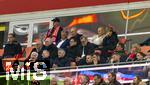 22.10.2025,  Fussball UEFA Championsleague 2025/2026: Vorrunde 3.Spieltag, FC Bayern Mnchen - Club Brgge, in der Allianz-Arena Mnchen. Ehrentribne mit Ex-Vorstandsvorsitzender Karl-Heinz Rummenigge (FC Bayern Mnchen), Ehren-Prsident Uli Hoene (FC Bayern Mnchen, Hoeness), Sportvorstand Max Eberl (Bayern Mnchen), Arjen Robben, Vorstandsvorsitzender Jan-Christian Dreesen (FC Bayern Mnchen),  Prsident Herbert Hainer (FC Bayern),  