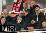 22.10.2025,  Fussball UEFA Championsleague 2025/2026: Vorrunde 3.Spieltag, FC Bayern Mnchen - Club Brgge, in der Allianz-Arena Mnchen. Ehrentribne mit Ex-Vorstandsvorsitzender Karl-Heinz Rummenigge (FC Bayern Mnchen), Ehren-Prsident Uli Hoene (FC Bayern Mnchen, Hoeness), Sportvorstand Max Eberl (Bayern Mnchen), Vorstandsvorsitzender Jan-Christian Dreesen (FC Bayern Mnchen),  Prsident Herbert Hainer (FC Bayern),  