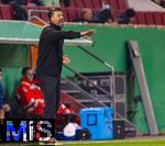 28.10.2025, Fussball DFB-Pokal 2025/2026, 2.Runde, FC Augsburg - VfL Bochum, in der WWK-Arena Augsburg. Trainer Sandro Wagner (FC Augsburg) an der Seitenlinie.