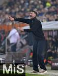31.10.2025, Fussball 1. Bundesliga 2025/2026, 9.Spieltag, FC Augsburg - Borussia Dortmund, in der WWK-Arena Augsburg. Trainer Sandro Wagner (FC Augsburg) in Rage