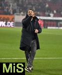 31.10.2025, Fussball 1. Bundesliga 2025/2026, 9.Spieltag, FC Augsburg - Borussia Dortmund, in der WWK-Arena Augsburg. Trainer Niko Kovac (Borussia Dortmund) gestikuliert.