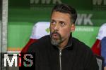 31.10.2025, Fussball 1. Bundesliga 2025/2026, 9.Spieltag, FC Augsburg - Borussia Dortmund, in der WWK-Arena Augsburg. Trainer Sandro Wagner (FC Augsburg) nachdenklich 
