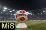 31.10.2025, Fussball 1. Bundesliga 2025/2026, 9.Spieltag, FC Augsburg - Borussia Dortmund, in der WWK-Arena Augsburg. Der Spielball Derbystar liegt auf dem Htchen am Spielfeldrand bereit.
