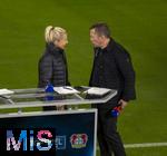 01.11.2025, Fussball Bundesliga 2025/2026, 9.Spieltag, FC Bayern Mnchen - Bayer Leverkusen, in der Allianz-Arena Mnchen, SKY-Sport-Tisch am Spielfeldrand mit v.li:  Julia Simic, Lothar Matthus,  