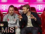 01.11.2025, Fussball Bundesliga 2025/2026, 9.Spieltag, FC Bayern Mnchen - Bayer Leverkusen, in der Allianz-Arena Mnchen,  re: Sportdirektor Simon Rolfes (Leverkusen)  