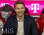01.11.2025, Fussball Bundesliga 2025/2026, 9.Spieltag, FC Bayern Mnchen - Bayer Leverkusen, in der Allianz-Arena Mnchen,  Sportdirektor Simon Rolfes (Leverkusen)  