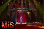 10.11.2025, Zirkus Roncalli, Gala Show von A.PPLAUS Xtra Jugendtheatercircus im
Circus-Theater Roncalli in Mnchen,  Mnchner Stadtrtin Stadtrtin Lena Odell bei der Erffnungs-Ansprache.