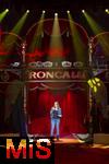 10.11.2025, Zirkus Roncalli, Gala Show von A.PPLAUS Xtra Jugendtheatercircus im
Circus-Theater Roncalli in Mnchen,  Mnchner Stadtrtin Stadtrtin Lena Odell bei der Erffnungs-Ansprache.