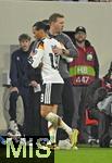 14.11.2025, Fussball WM-Qualifikation Europa 2025/26, 9.Spieltag,  Luxemburg - Deutschland, im Stade de Luxembourg (Croix de Gasperich, Luxemburg), v.l. Leroy Sane (Deutschland) wird von National-Trainer Julian Nagelsmann (Deutschland) in den Arm genommen.