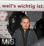 17.11.2025, Fussball WM-Qualifikation Europa 2025/26, 10.Spieltag,  Deutschland - Slowakei, in der Red-Bull-Arena Leipzig (Deutschland). weil's wichtig ist. National-Trainer Julian Nagelsmann (Deutschland) nachdenklich.