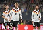 17.11.2025, Fussball WM-Qualifikation Europa 2025/26, 10.Spieltag,  Deutschland - Slowakei, in der Red-Bull-Arena Leipzig (Deutschland). v.l. Nico Schlotterbeck (Deutschland), Nick Woltemade (Deutschland) und Leon Goretzka (Deutschland) nachdenklich.