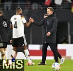 17.11.2025, Fussball WM-Qualifikation Europa 2025/26, 10.Spieltag,  Deutschland - Slowakei, in der Red-Bull-Arena Leipzig (Deutschland). National-Trainer Julian Nagelsmann (Deutschland) gratuliert Jonathan Tah (Deutschland) 