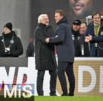 17.11.2025, Fussball WM-Qualifikation Europa 2025/26, 10.Spieltag,  Deutschland - Slowakei, in der Red-Bull-Arena Leipzig (Deutschland). Rudi V�ller (Deutschland) gratuliert National-Trainer Julian Nagelsmann (Deutschland) 