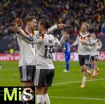 17.11.2025, Fussball WM-Qualifikation Europa 2025/26, 10.Spieltag,  Deutschland - Slowakei, in der Red-Bull-Arena Leipzig (Deutschland). Torjubel Leon Goretzka (Deutschland) mit Leroy Sane (re, Deutschland) 