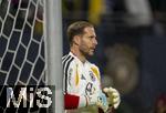 17.11.2025, Fussball WM-Qualifikation Europa 2025/26, 10.Spieltag,  Deutschland - Slowakei, in der Red-Bull-Arena Leipzig (Deutschland). Torwart Oliver Baumann (Deutschland) beim Aufw�rmen. 