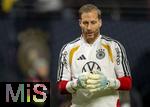17.11.2025, Fussball WM-Qualifikation Europa 2025/26, 10.Spieltag,  Deutschland - Slowakei, in der Red-Bull-Arena Leipzig (Deutschland). Torwart Oliver Baumann (Deutschland) beim Aufw�rmen.