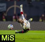 17.11.2025, Fussball WM-Qualifikation Europa 2025/26, 10.Spieltag,  Deutschland - Slowakei, in der Red-Bull-Arena Leipzig (Deutschland). Torwart Oliver Baumann (Deutschland) beim Aufw�rmen. 